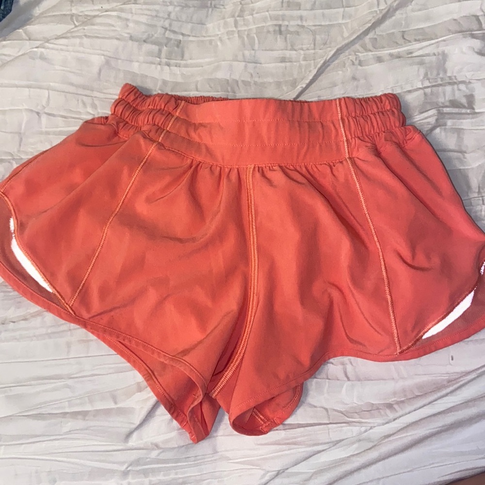lululemon size 2 hotty hot shorts RARE COLOR